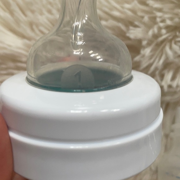 Avent ángulo colic bottles. used without box. - Picture 4 of 4